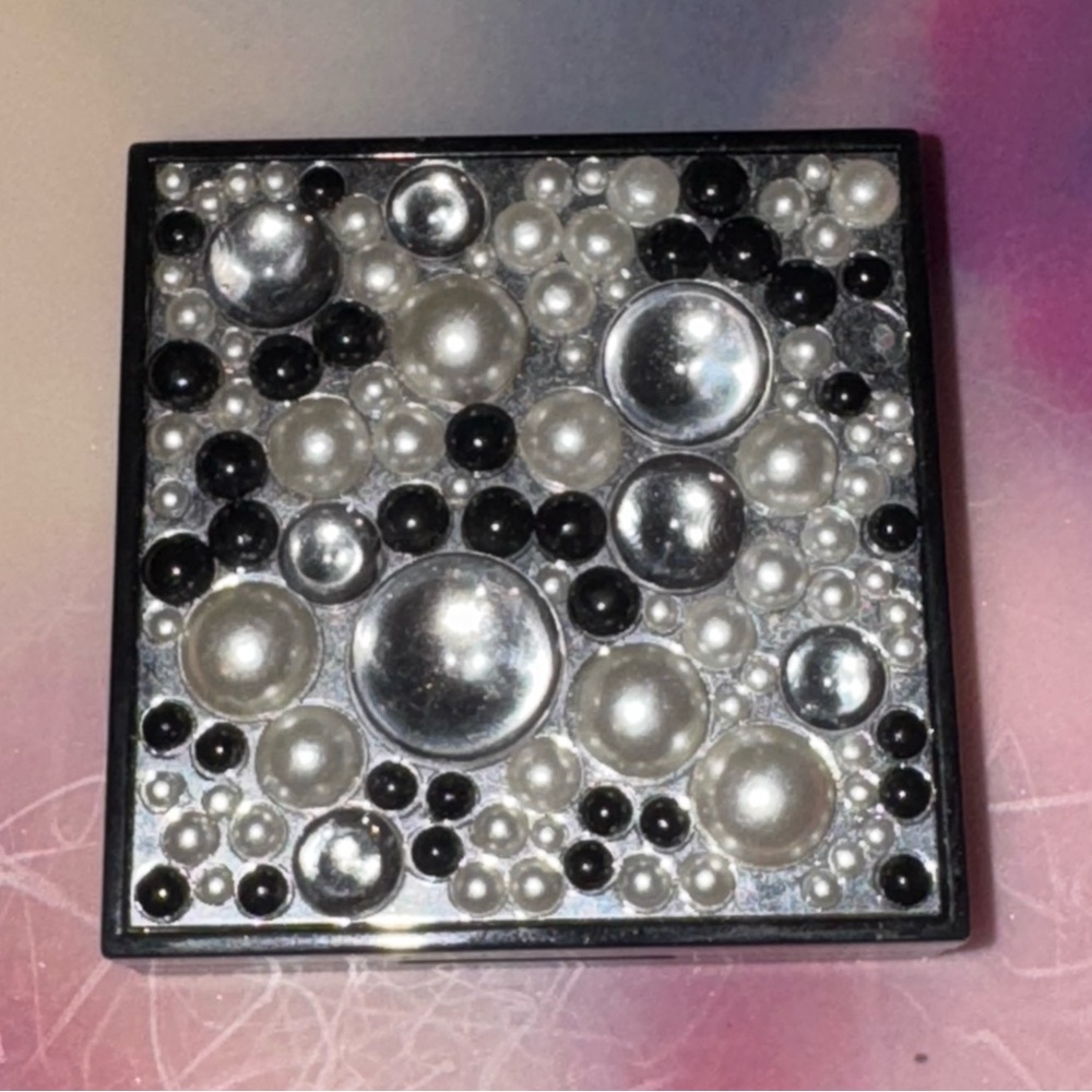 MAC Warm Ice Pressed Powder~The Stylistics